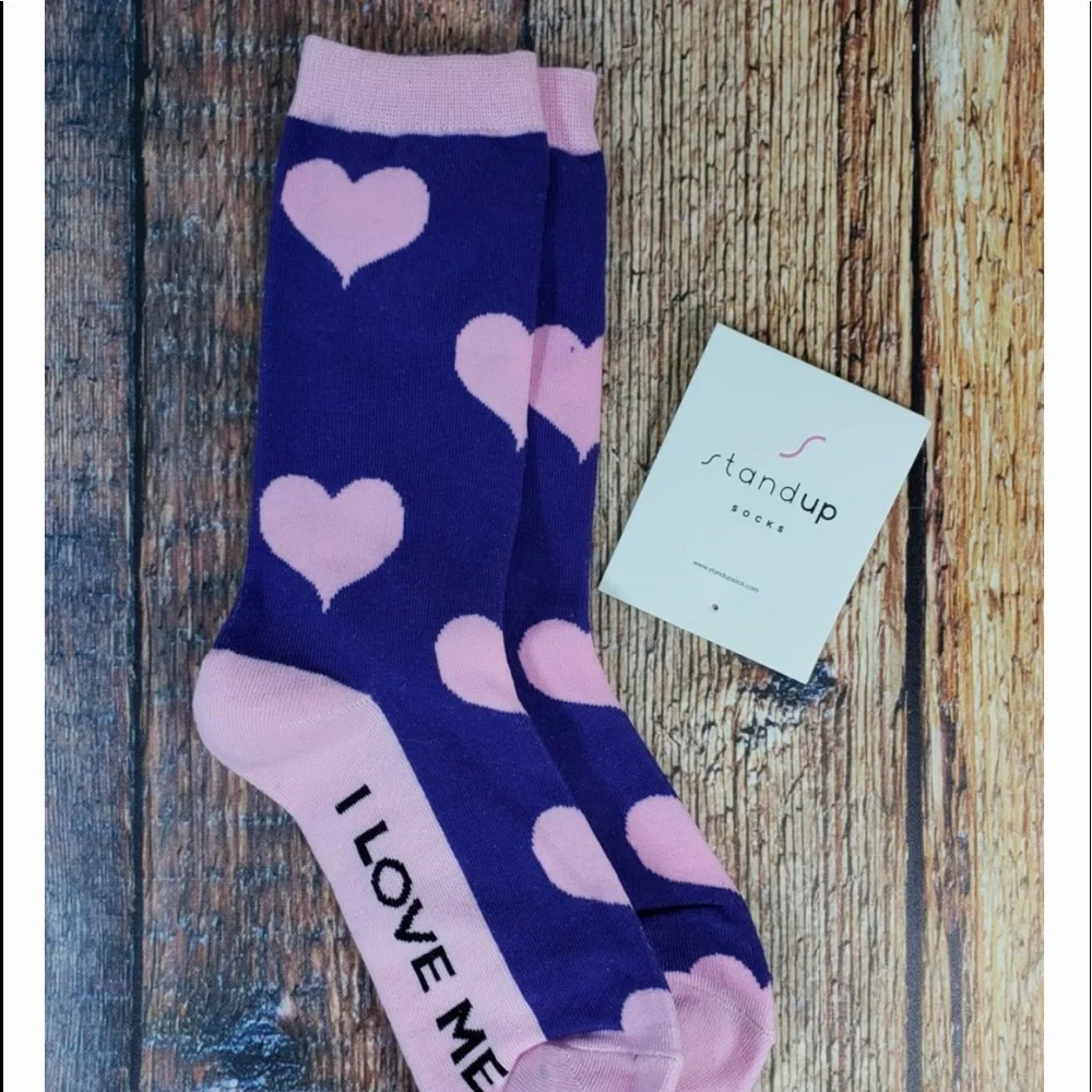 STAND UP SOCKS Purple with Pink Hearts